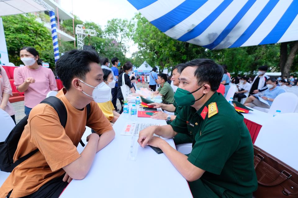 Hỗ trợ thông tin "Ngày hội tư vấn xét tuyển năm 2022"